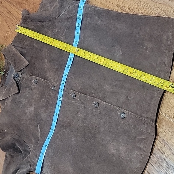 BOGO!!  Classic Brown Suede Shacket - Picture 12 of 15